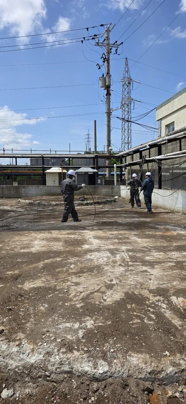 시운전 중 전류 및 풍량 측정 장면